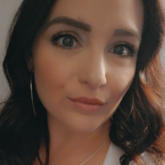 Meet your Posher, Heather - Picture 1 of 1